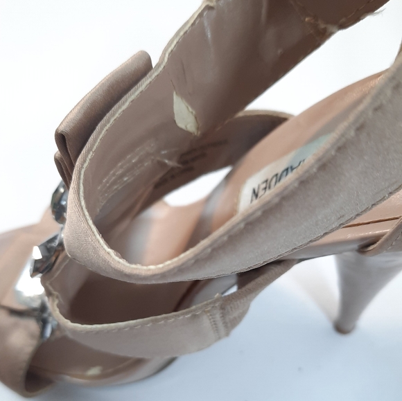 Steve Madden | Nude Heels - Picture 7 of 10